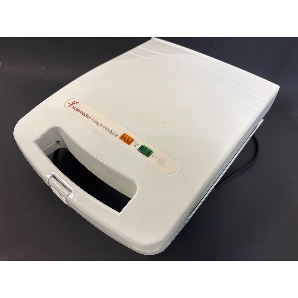 Toastmaster Family Waffle Baker Model 287 White 4 Slice Non-Stick Waffle Maker